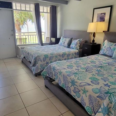 Manatee, Studio202, Beach Steps Away! Pool+Wifi 拉斯金 外观 照片