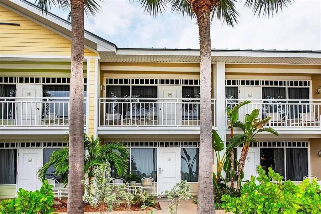 Manatee, Studio202, Beach Steps Away! Pool+Wifi 拉斯金 外观 照片