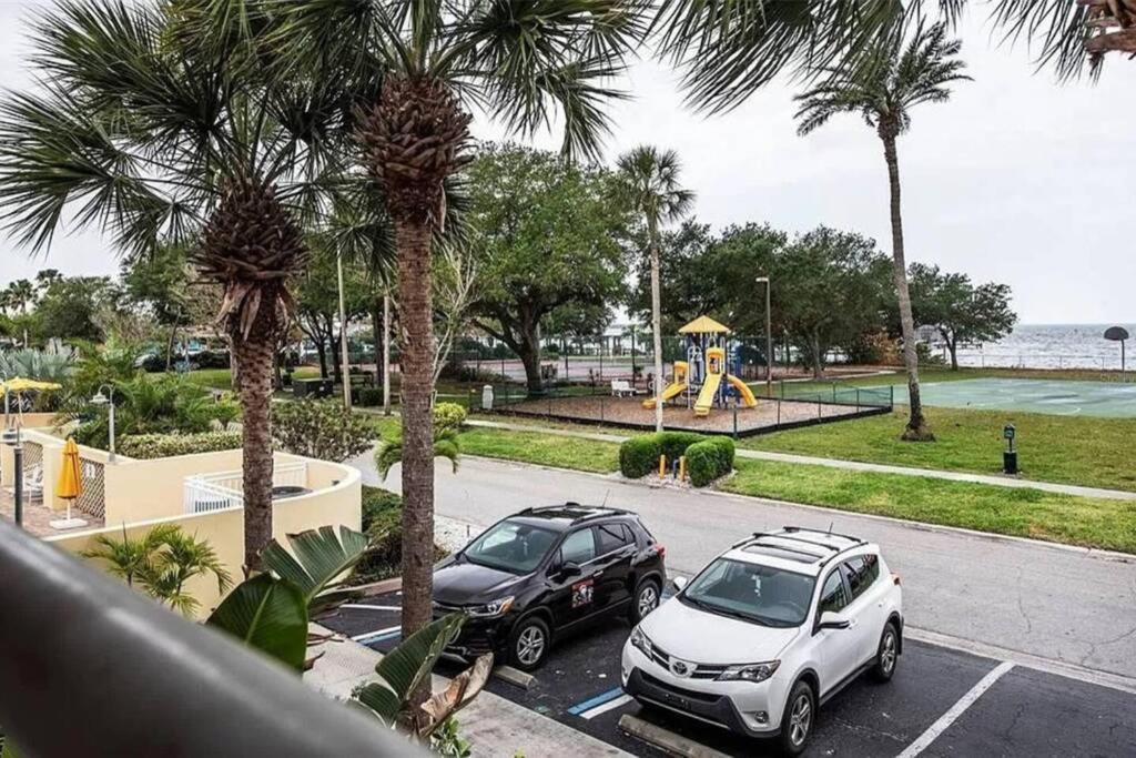 Manatee, Studio202, Beach Steps Away! Pool+Wifi 拉斯金 外观 照片