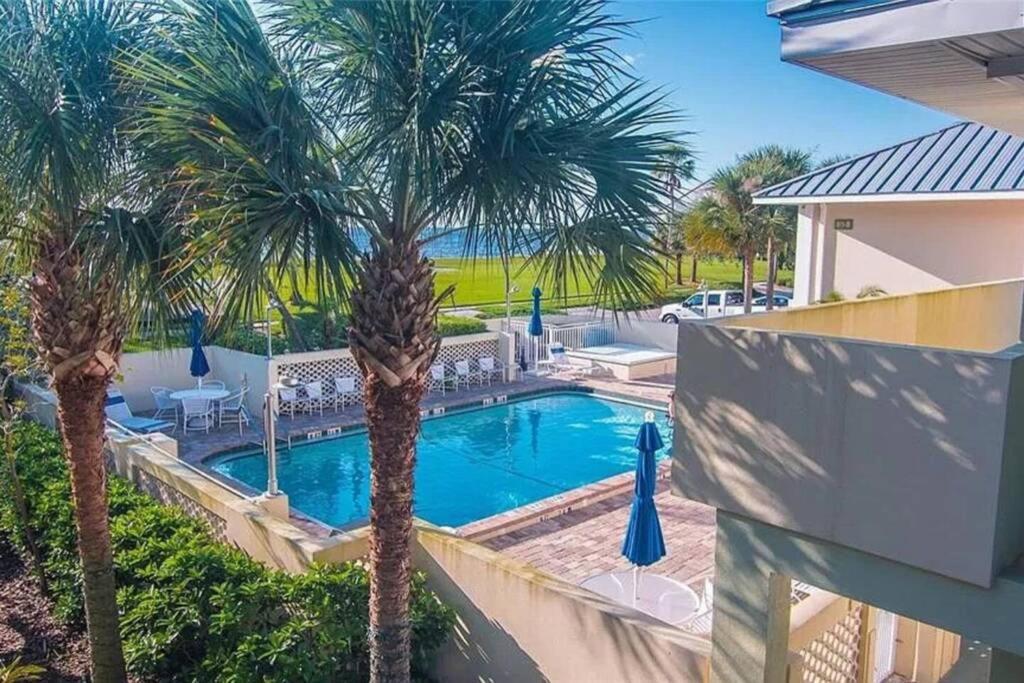 Manatee, Studio202, Beach Steps Away! Pool+Wifi 拉斯金 外观 照片