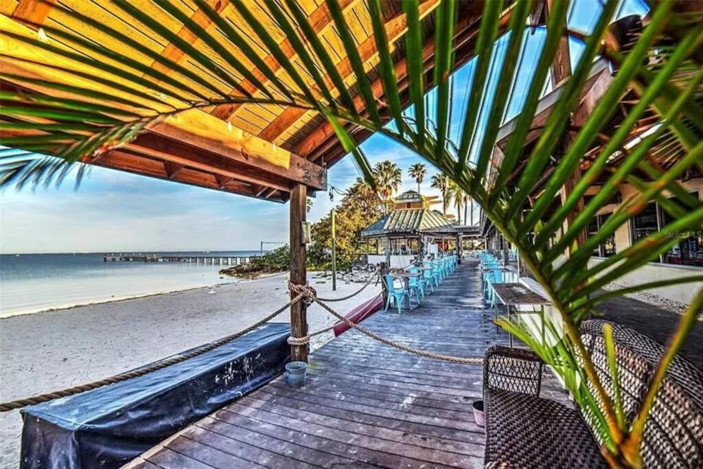 Manatee, Studio202, Beach Steps Away! Pool+Wifi 拉斯金 外观 照片