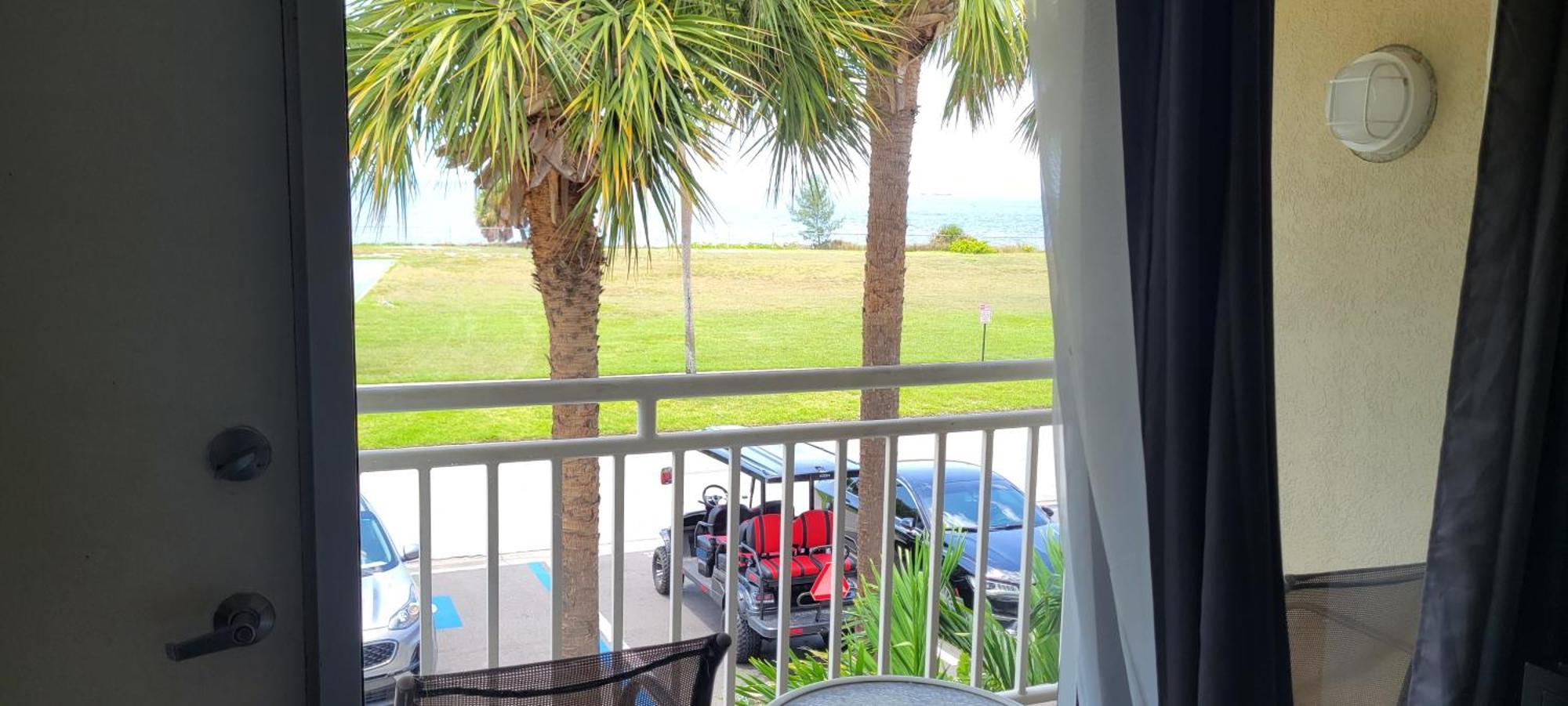 Manatee, Studio202, Beach Steps Away! Pool+Wifi 拉斯金 外观 照片